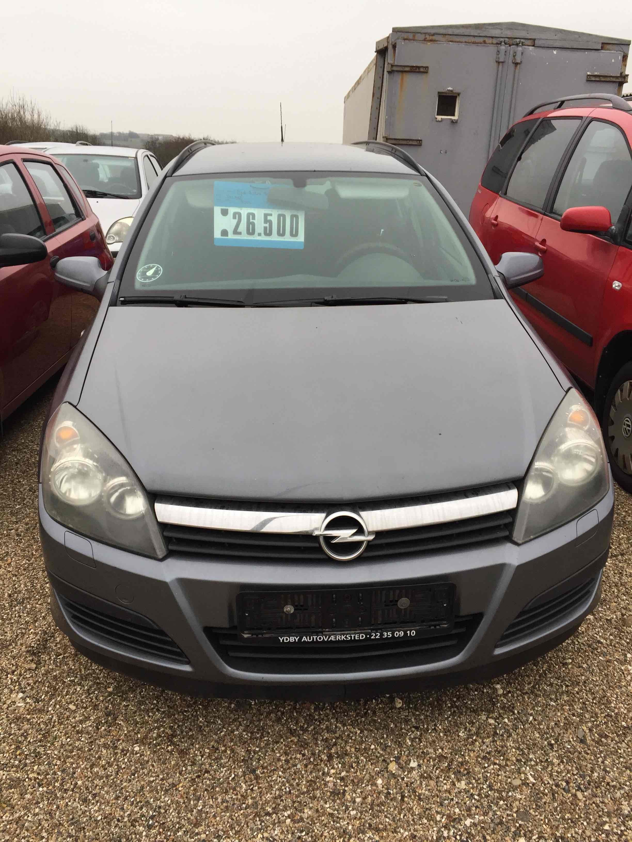Grå Opel Astra fra 2006