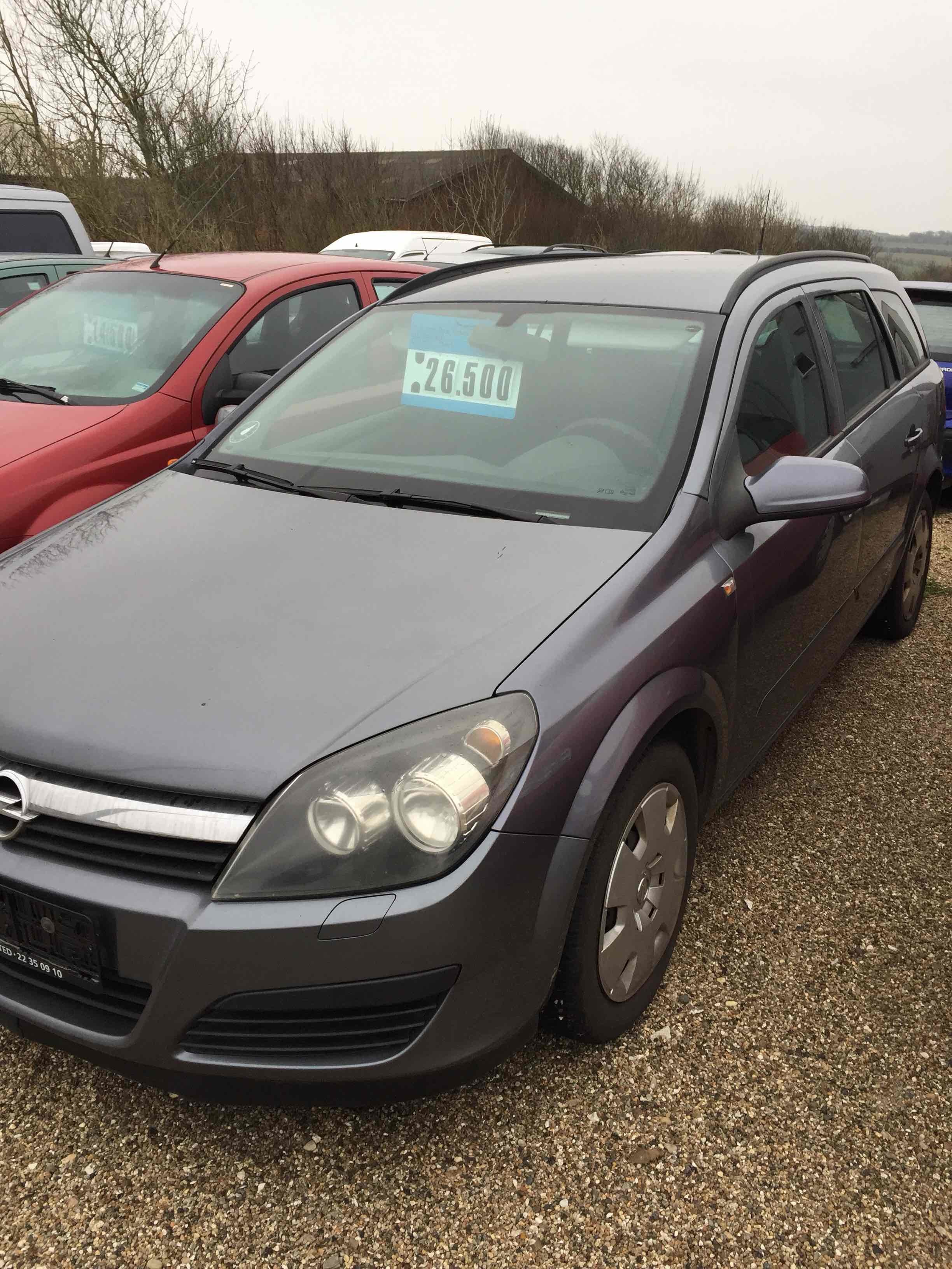 Grå Opel Astra fra 2006