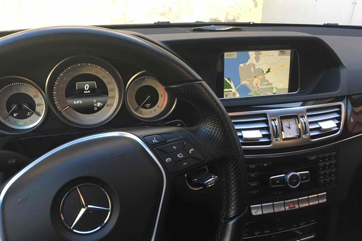 Sort Mercedes E250 fra 2014