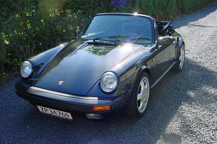 Sort Porsche 911 fra 1976