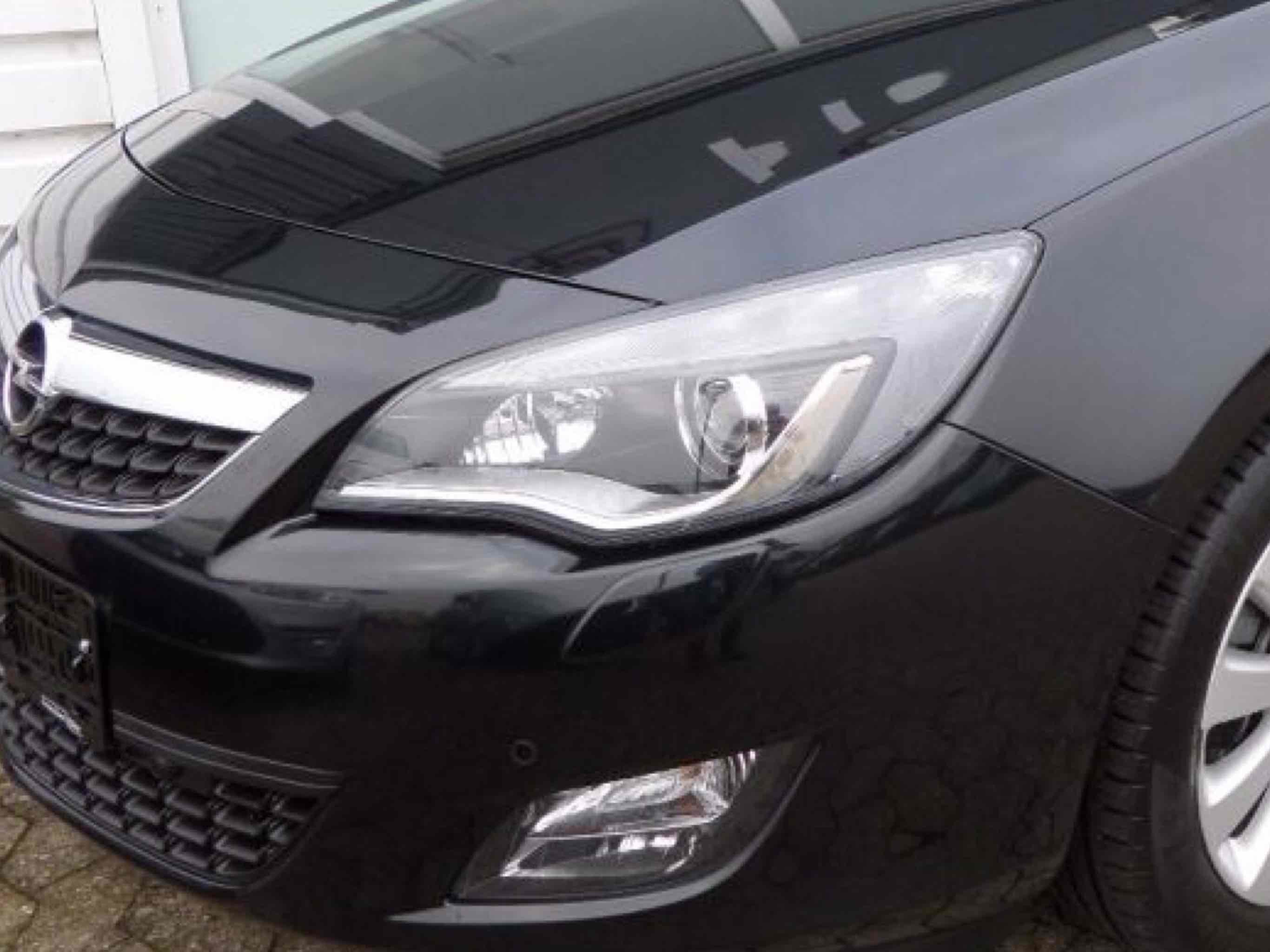 Sort Opel Astra fra 2012