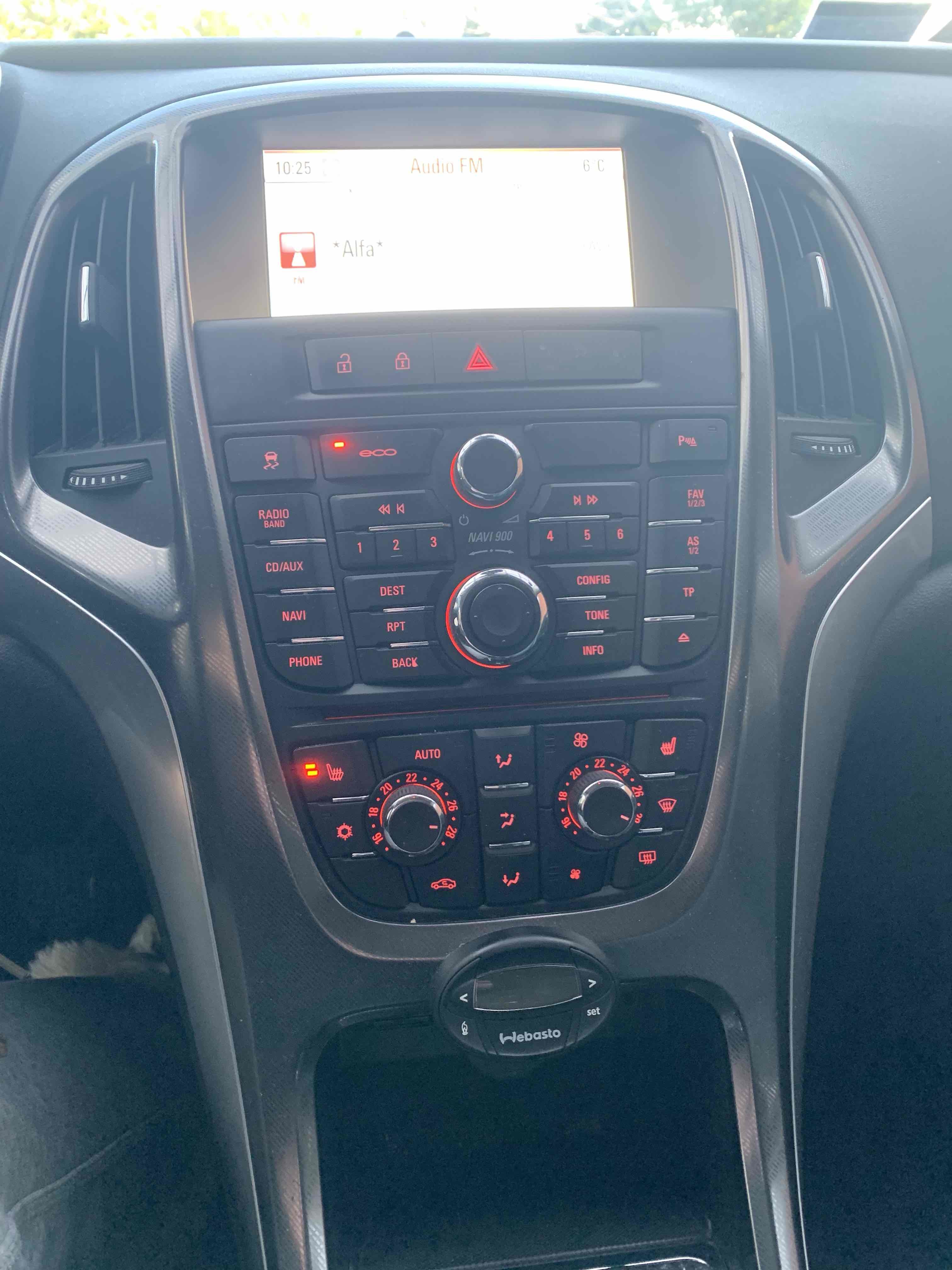 Sort Opel Astra fra 2012