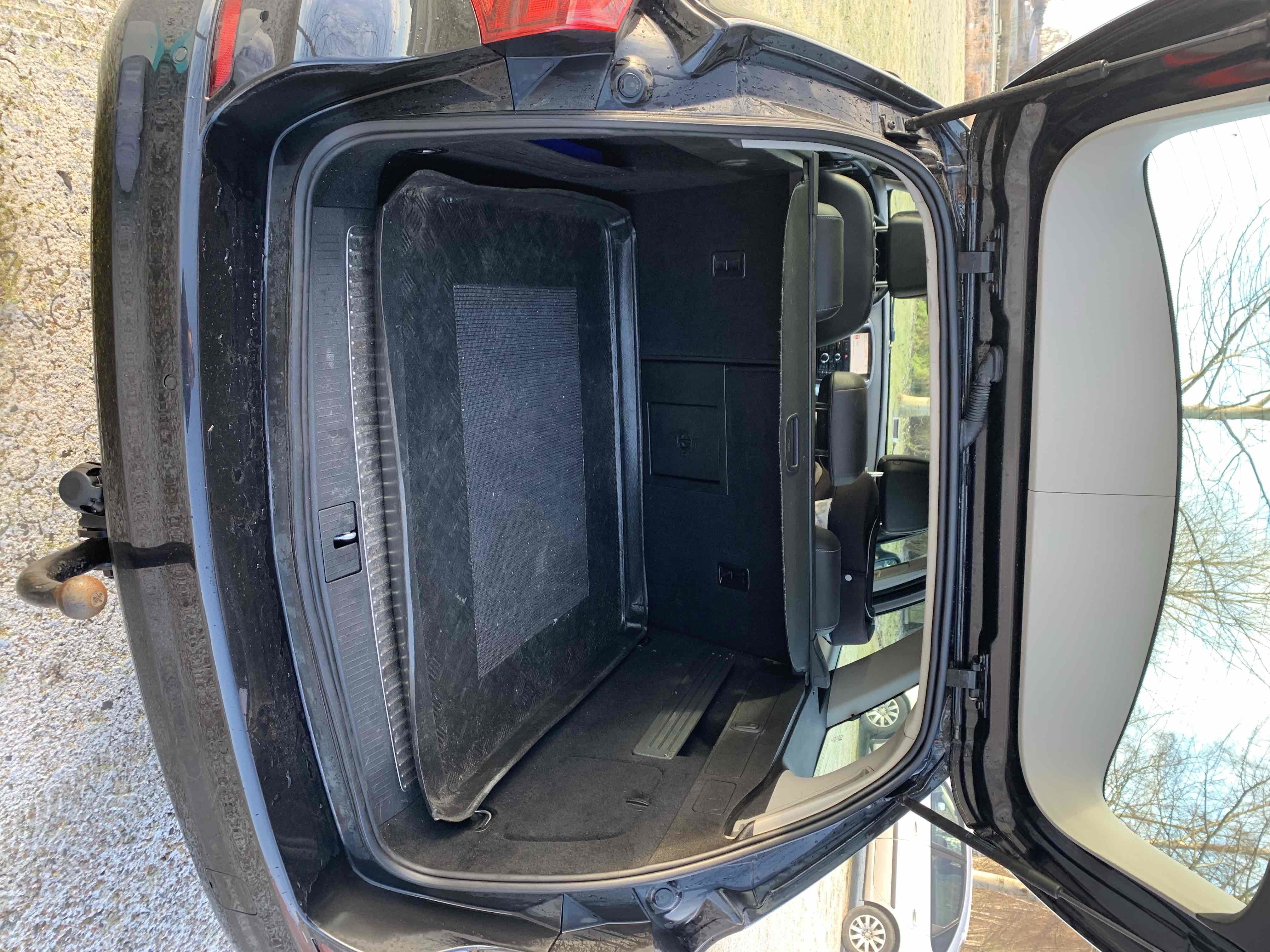 Sort Opel Astra fra 2012