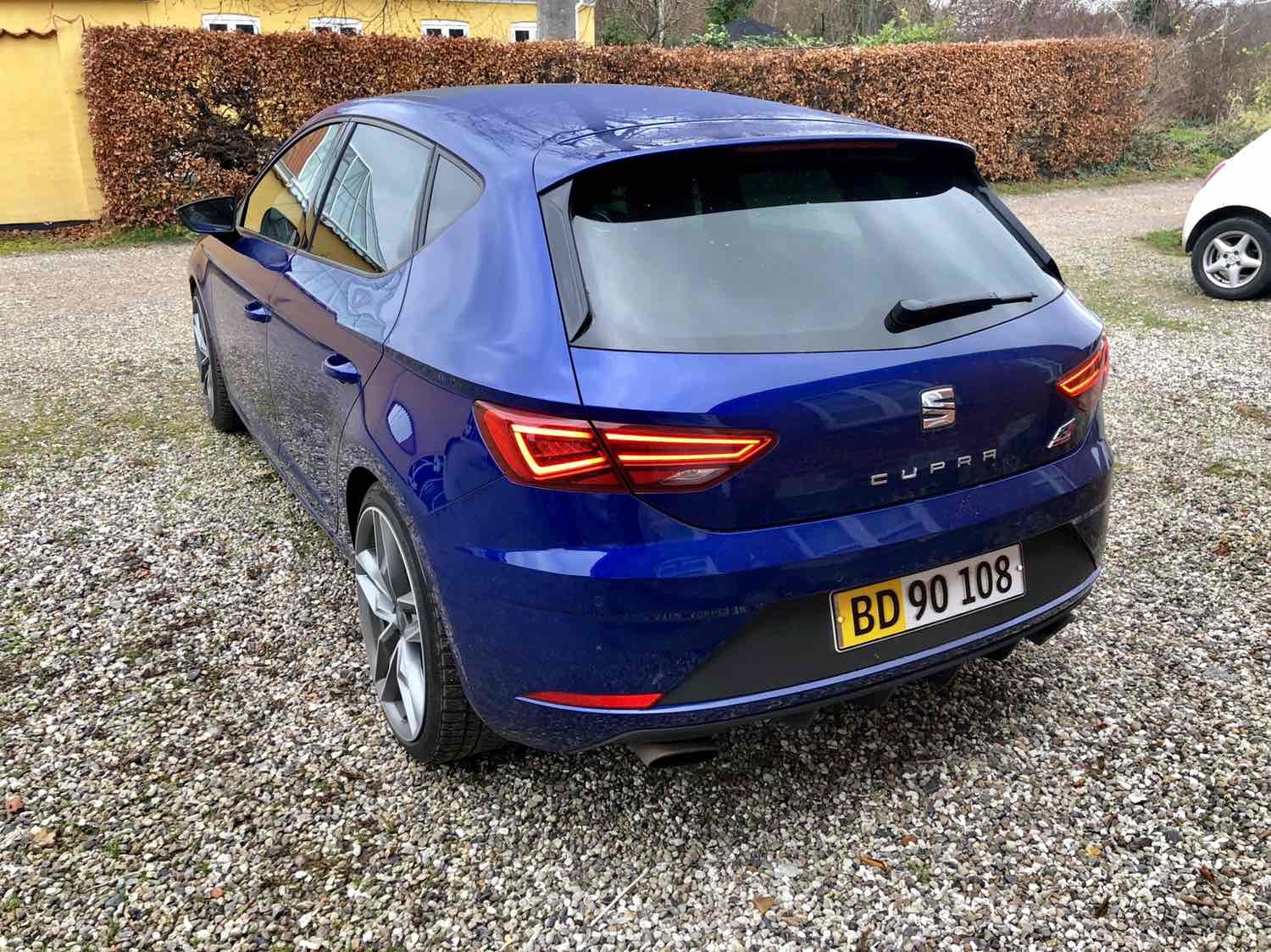 Blå Seat Leon fra 2017