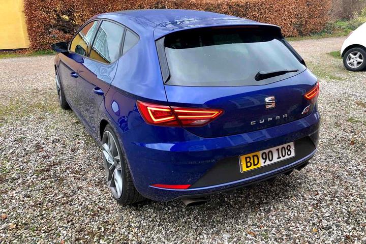 Blå Seat Leon fra 2017