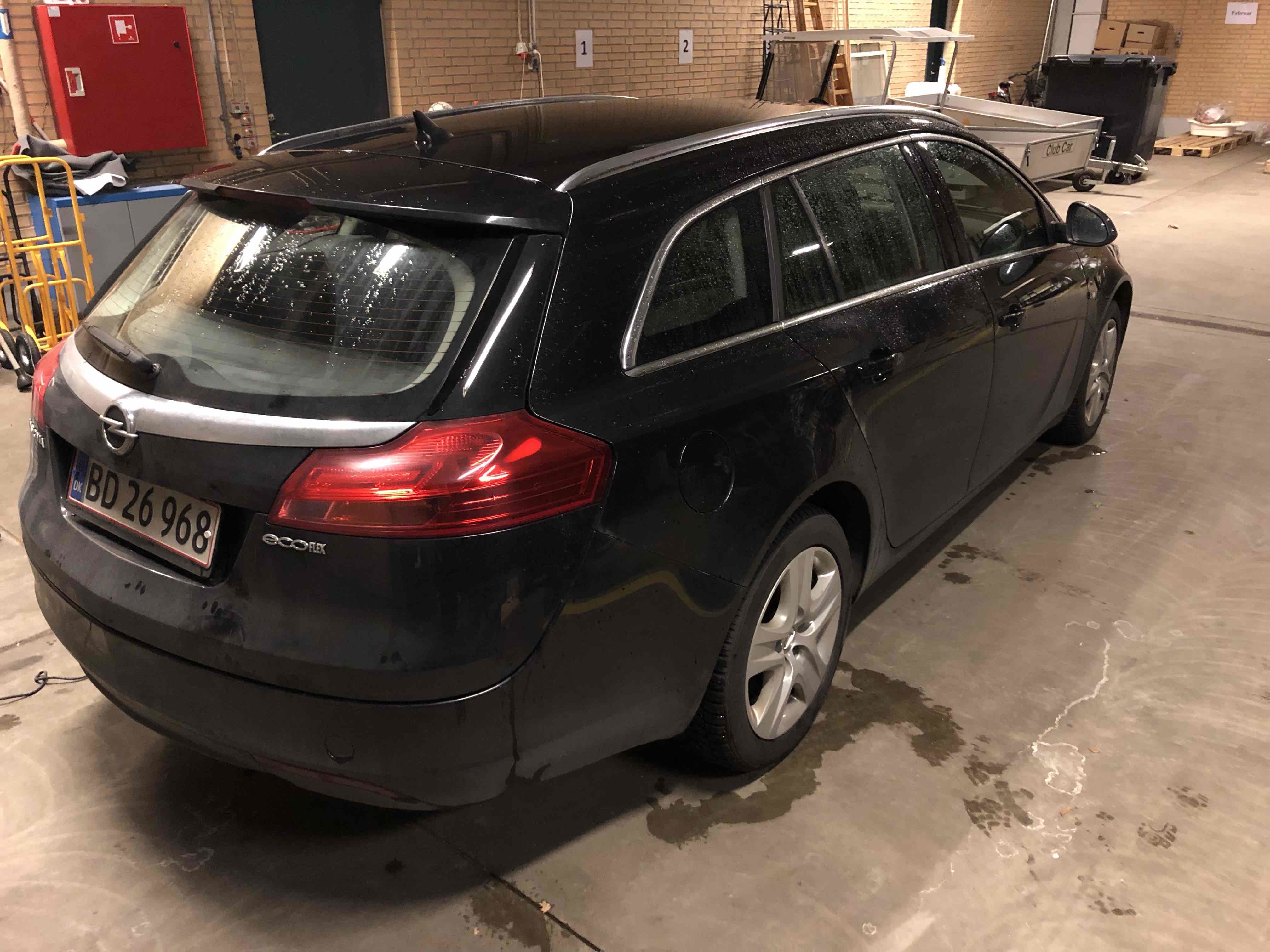 Sort Opel Insignia fra 2013