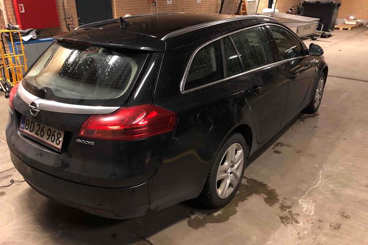 Sort Opel Insignia fra 2013