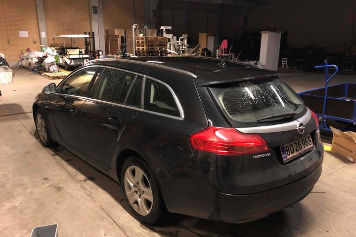 Sort Opel Insignia fra 2013
