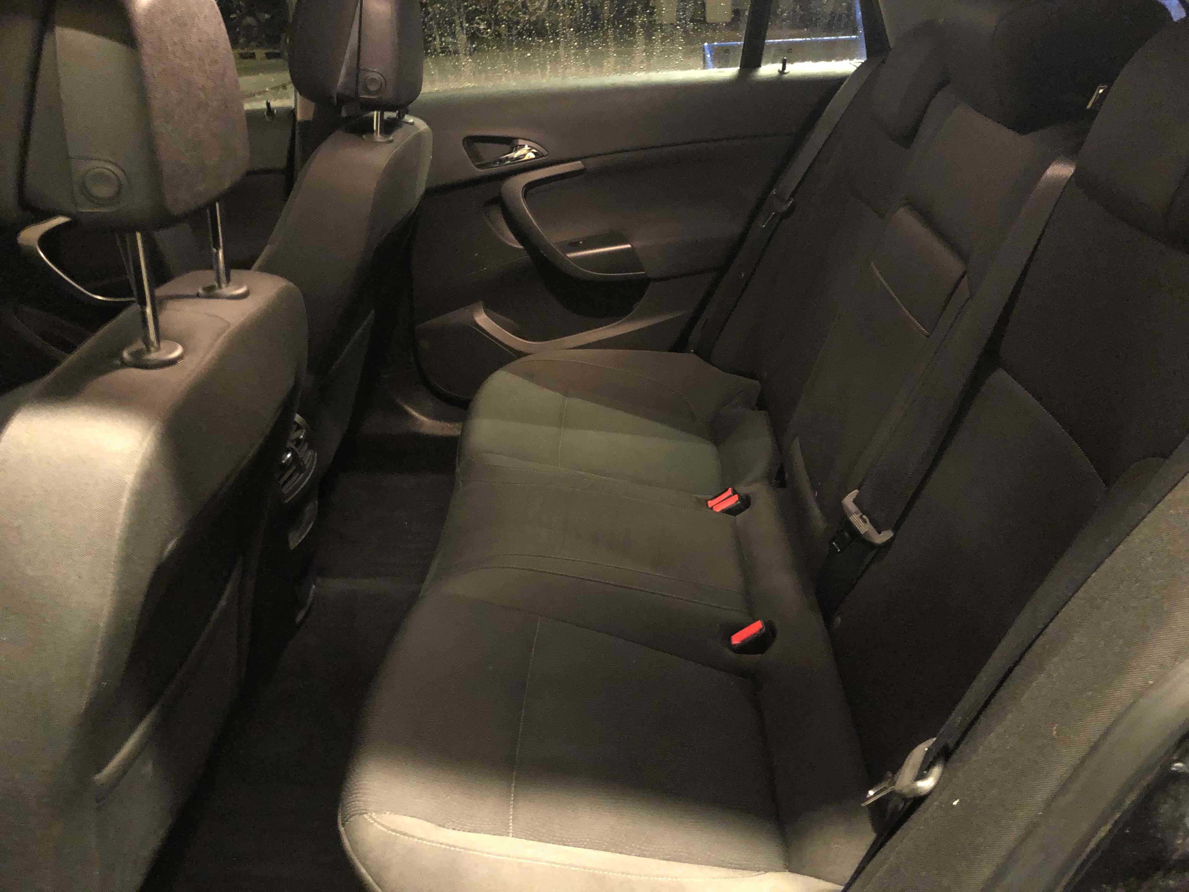 Sort Opel Insignia fra 2013
