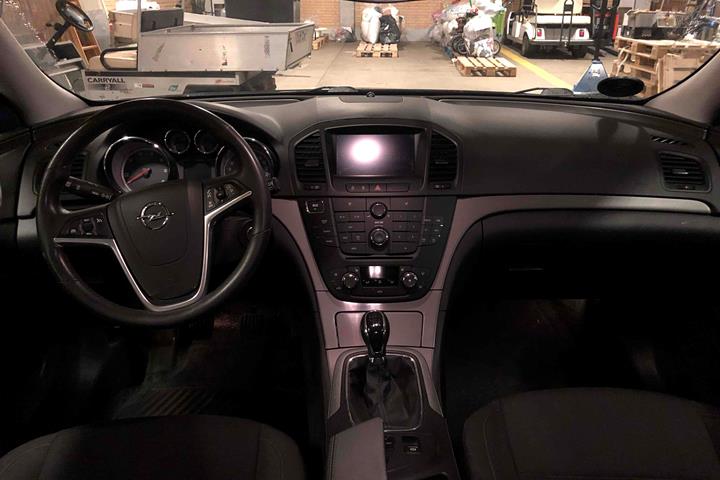 Sort Opel Insignia fra 2013