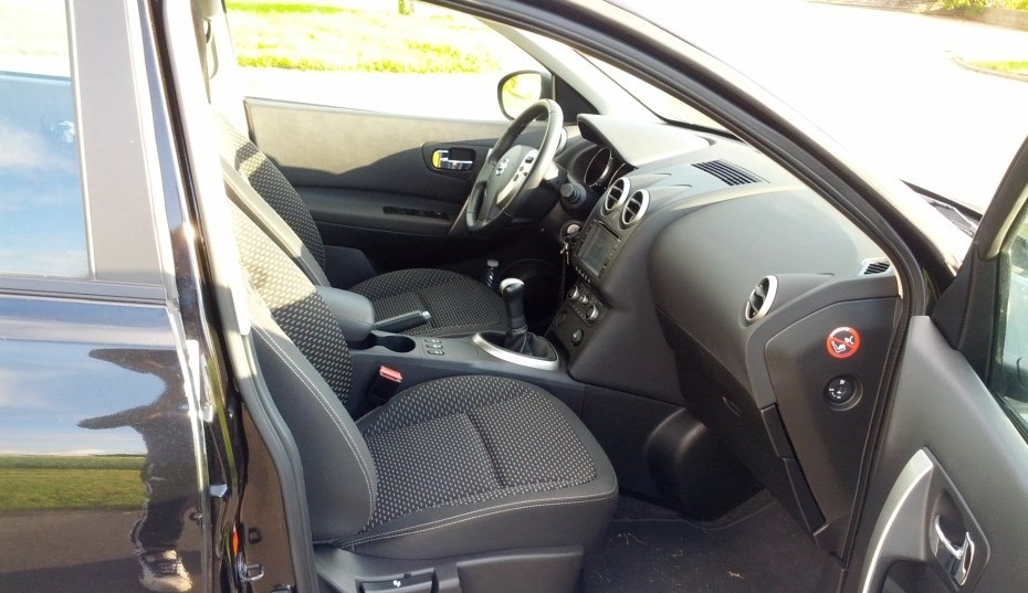 Sort Nissan Qashqai fra 2009