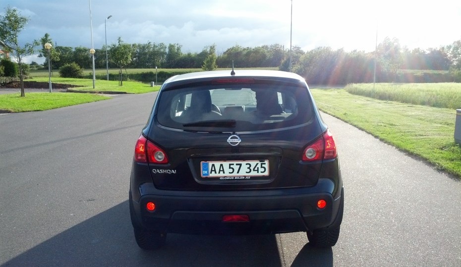 Sort Nissan Qashqai fra 2009