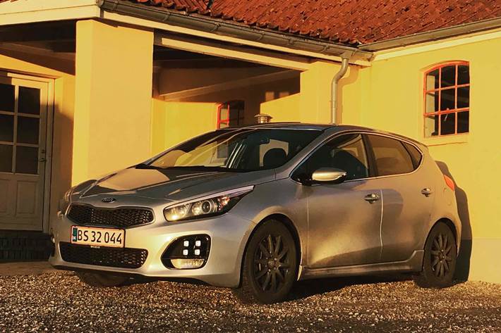 Grå Kia Ceed fra 2017