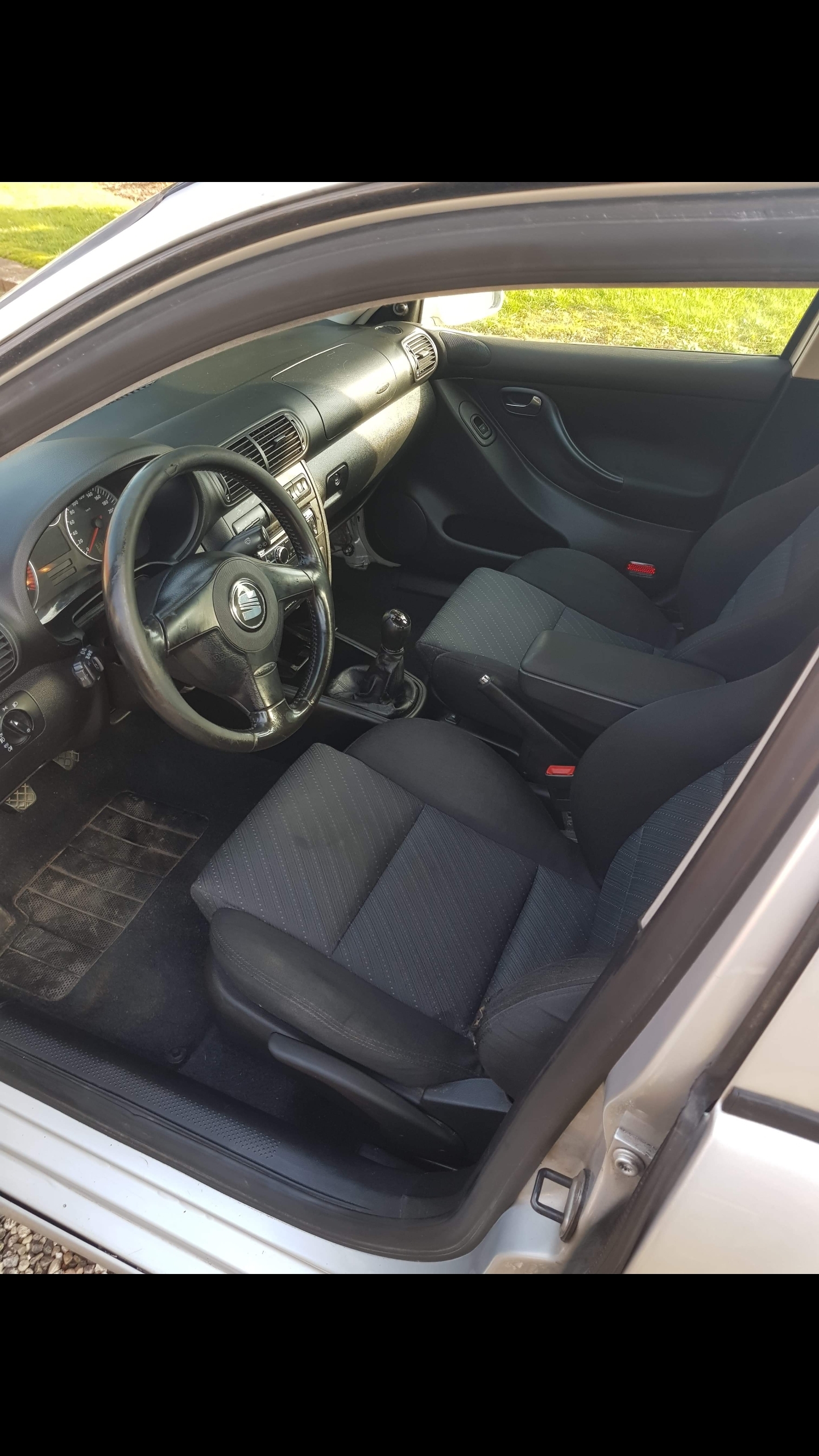 Grå Seat Leon fra 2003