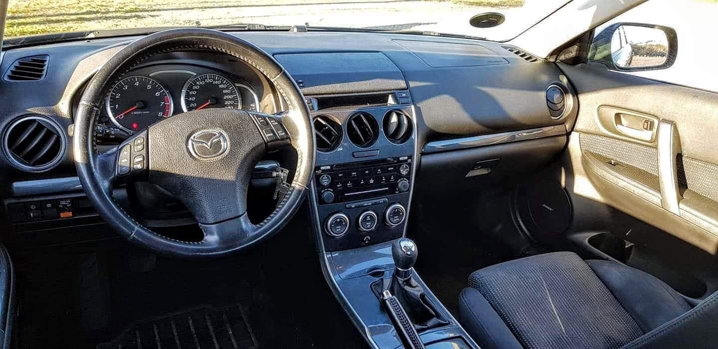 Blå Mazda 6 fra 2006