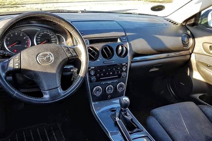 Blå Mazda 6 fra 2006