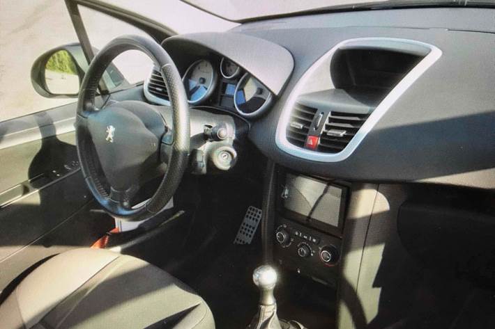 Sort Peugeot 207 fra 2010