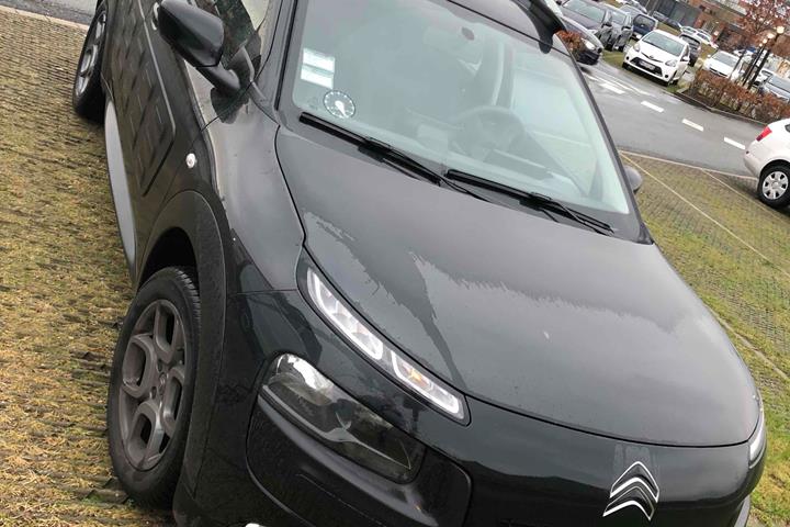 Sort Citroën C4 Cactus fra 2017
