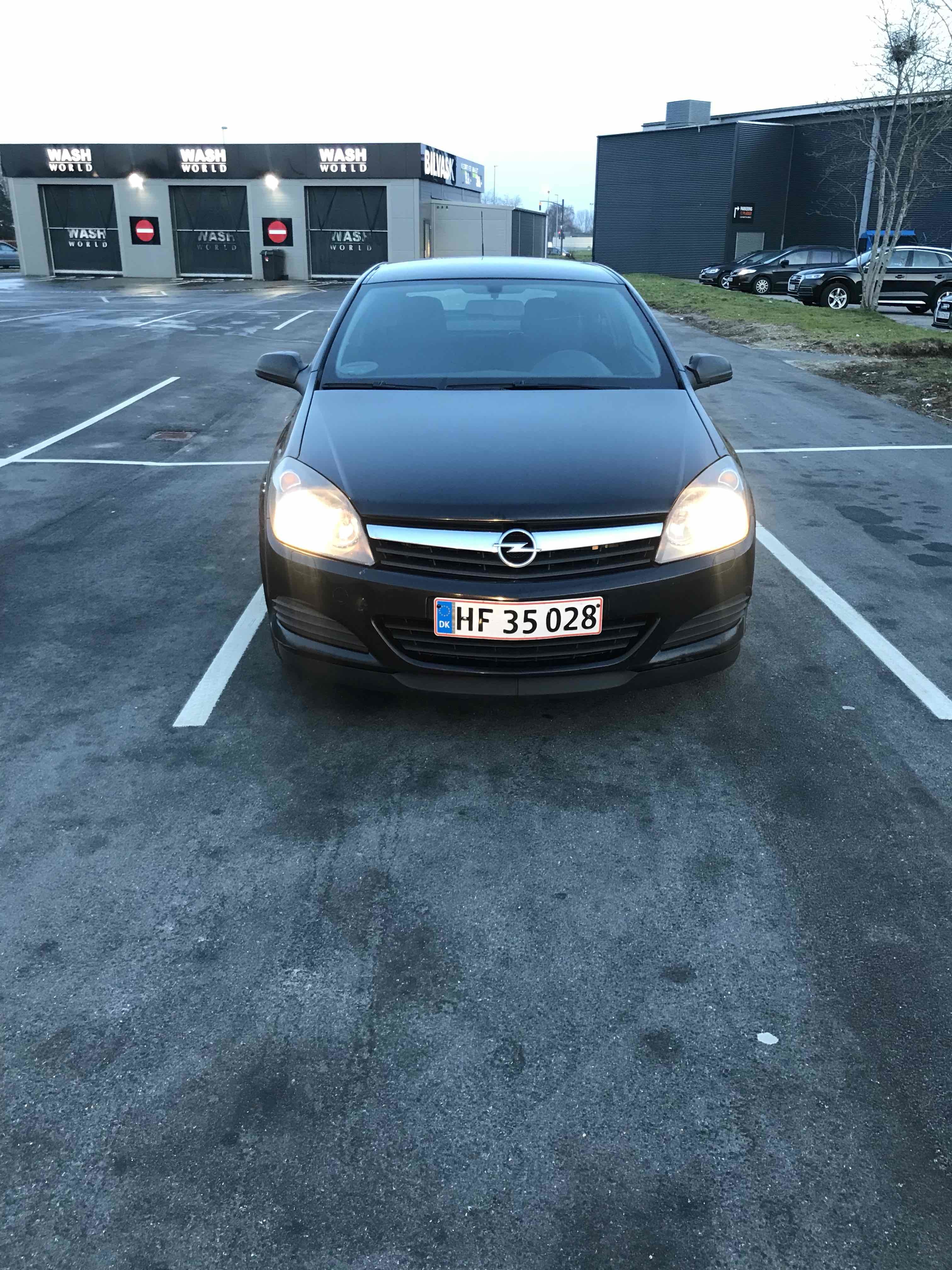 Sort Opel Astra fra 2006