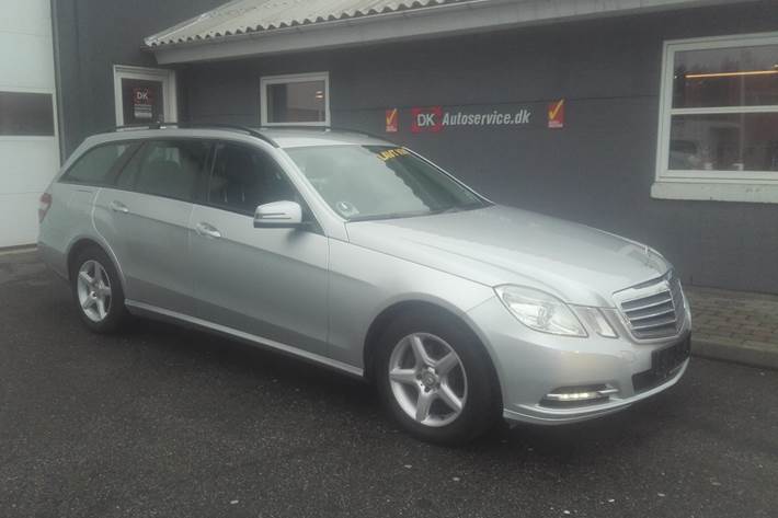 Grå Mercedes E200 fra 2012