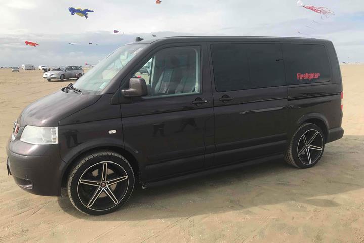 Brun VW Multivan fra 2007