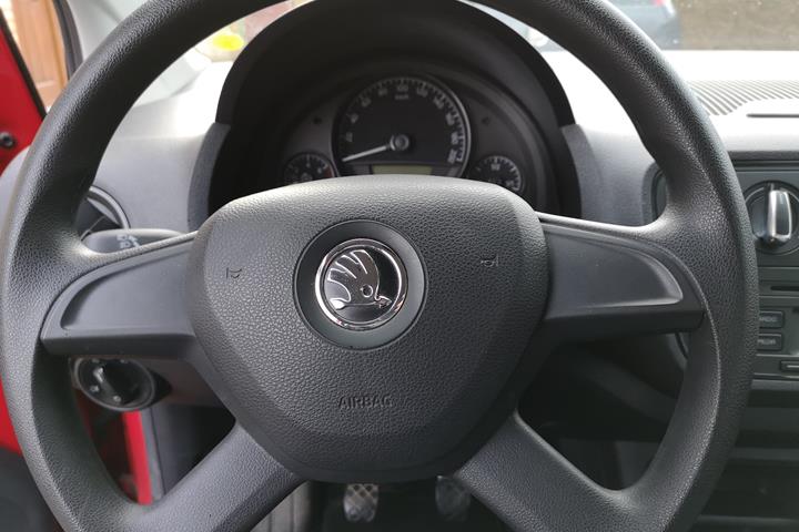 Rød Skoda Citigo fra 2013