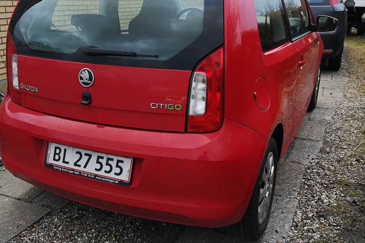 Rød Skoda Citigo fra 2013