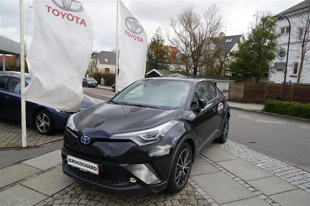 Sort Toyota C-HR fra 2018