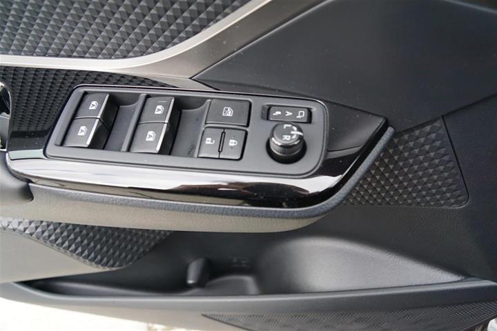 Sort Toyota C-HR fra 2018