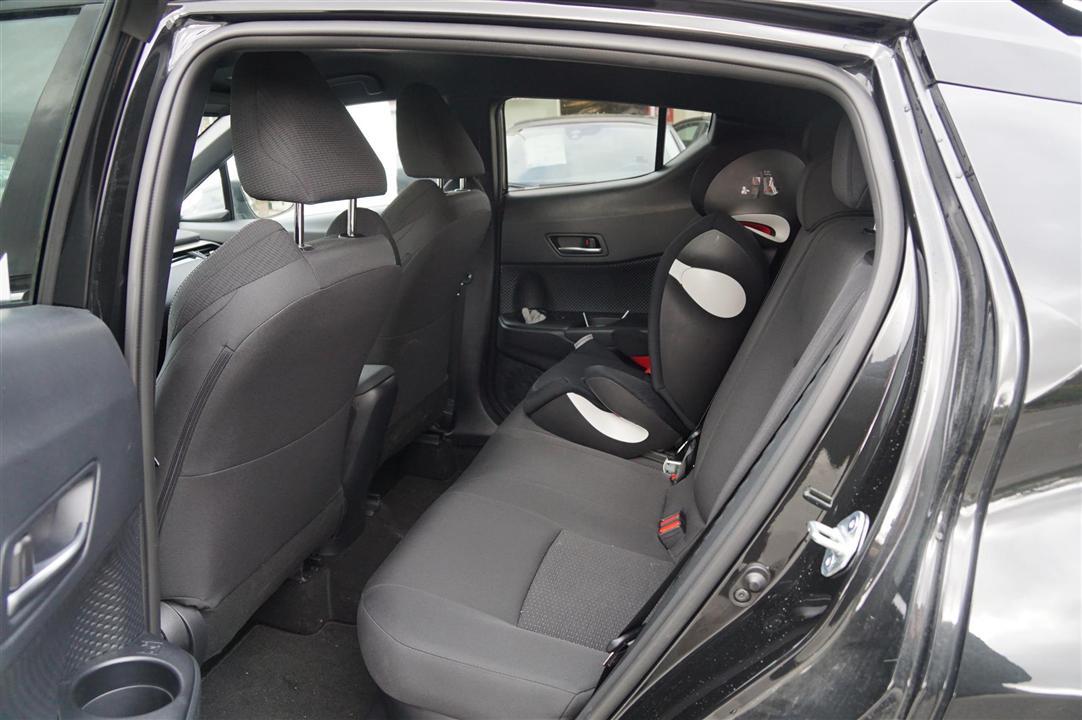 Sort Toyota C-HR fra 2018