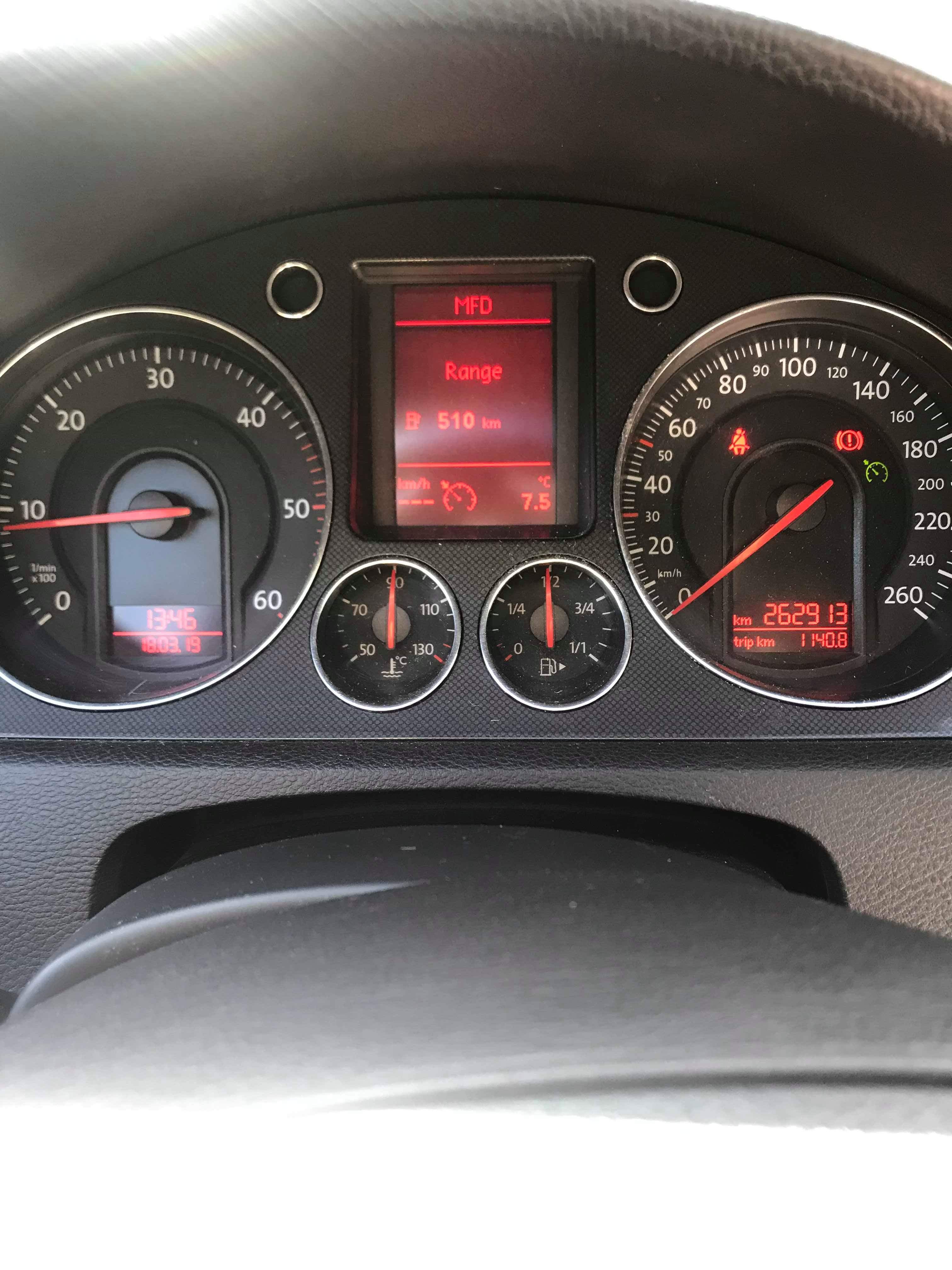 Sort VW Passat fra 2006