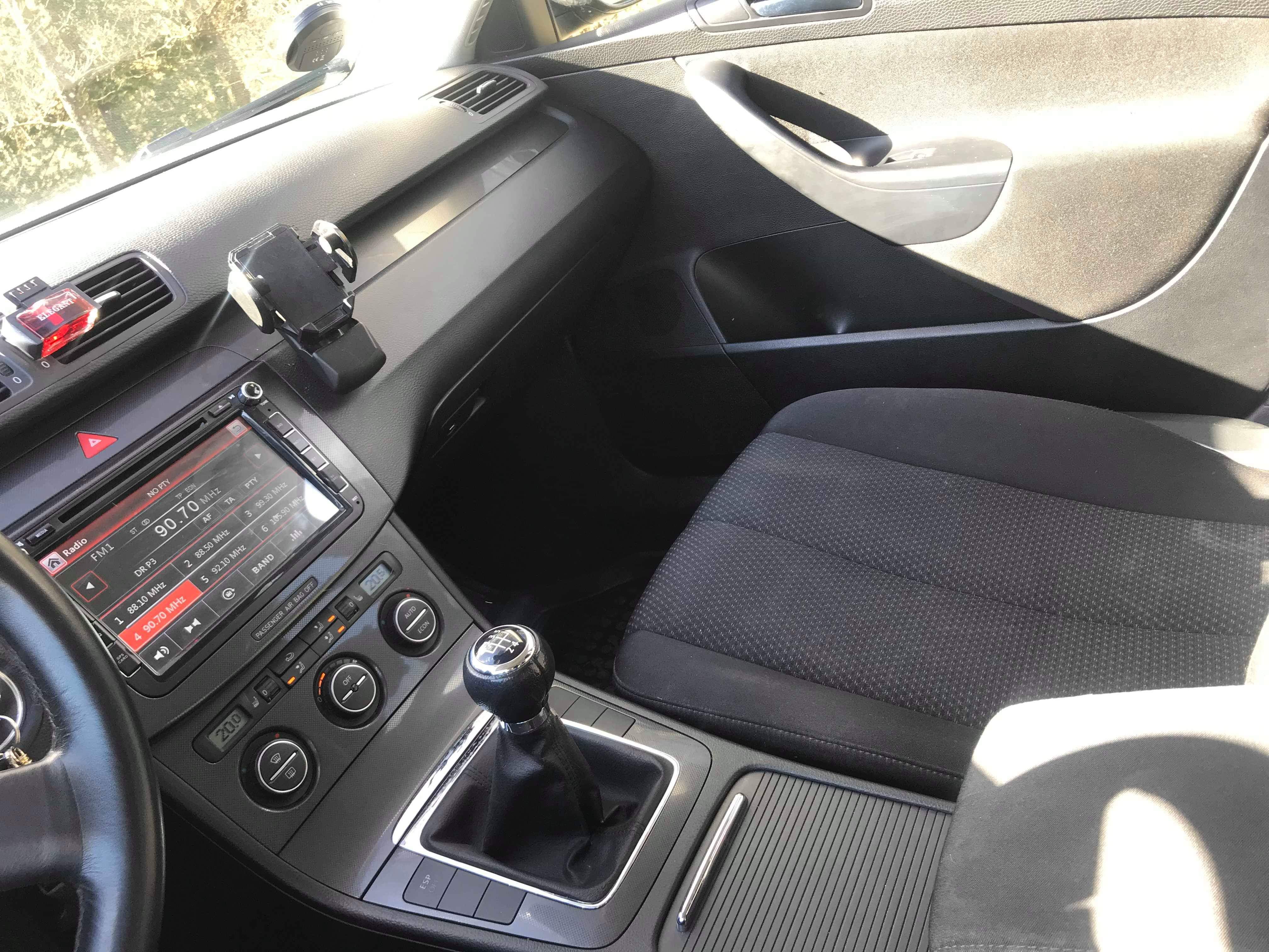 Sort VW Passat fra 2006