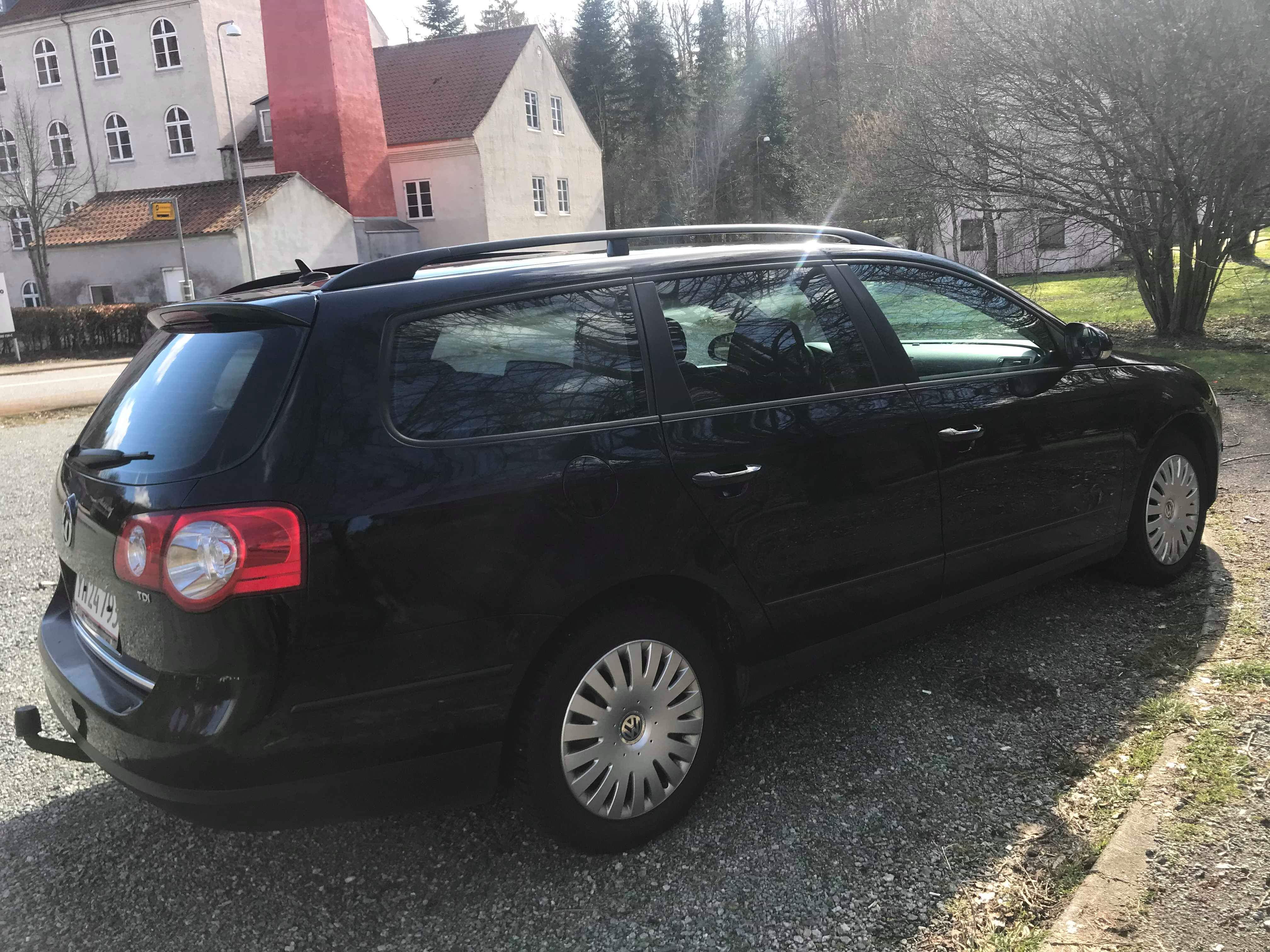 Sort VW Passat fra 2006