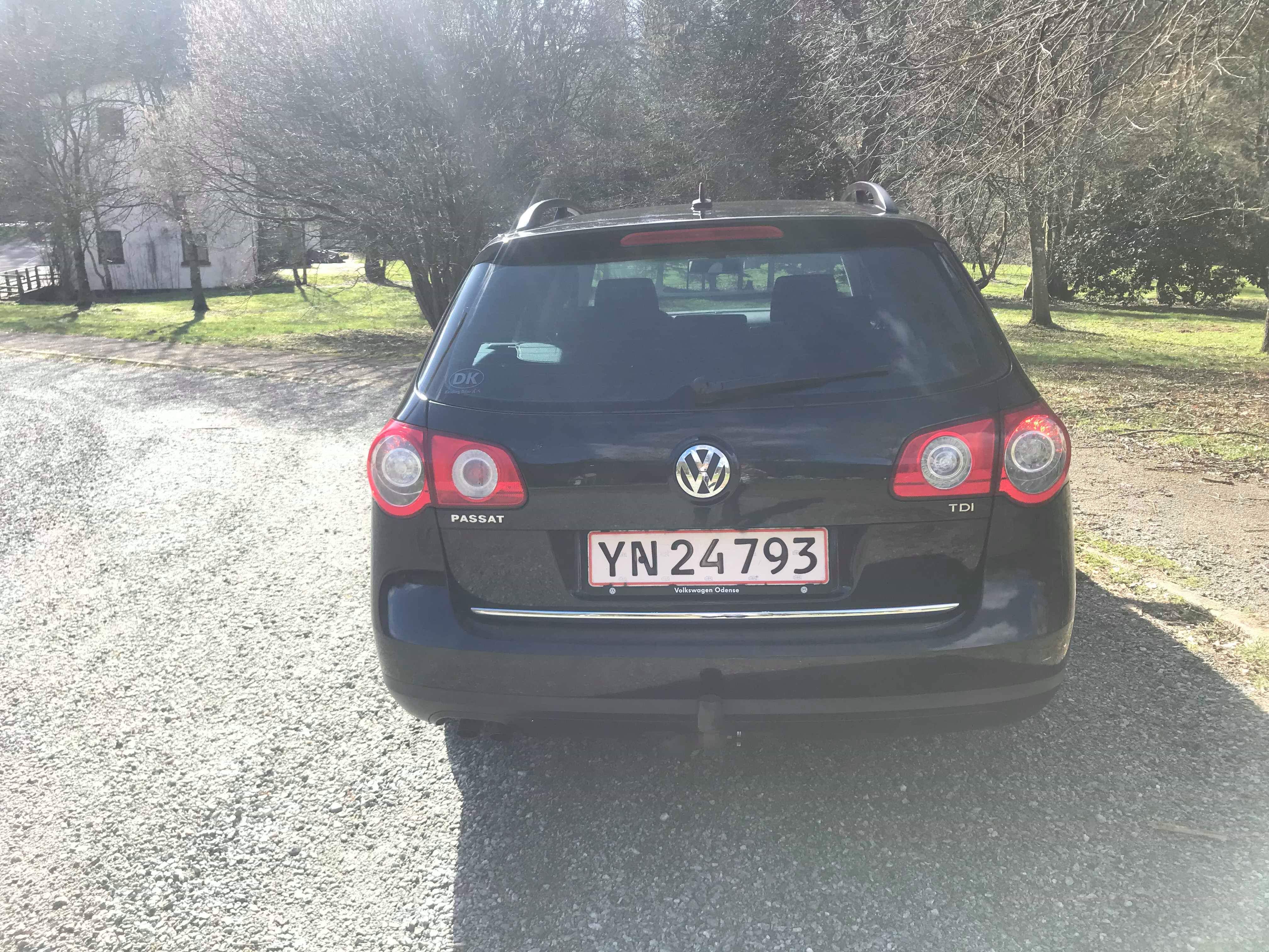 Sort VW Passat fra 2006