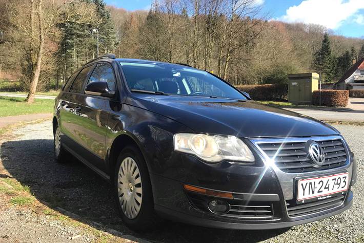 Sort VW Passat fra 2006