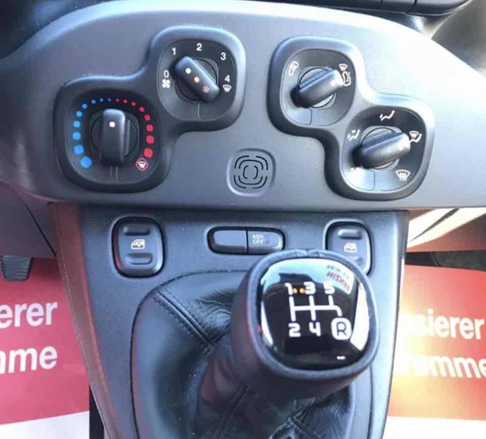 Sort Fiat Panda fra 2016