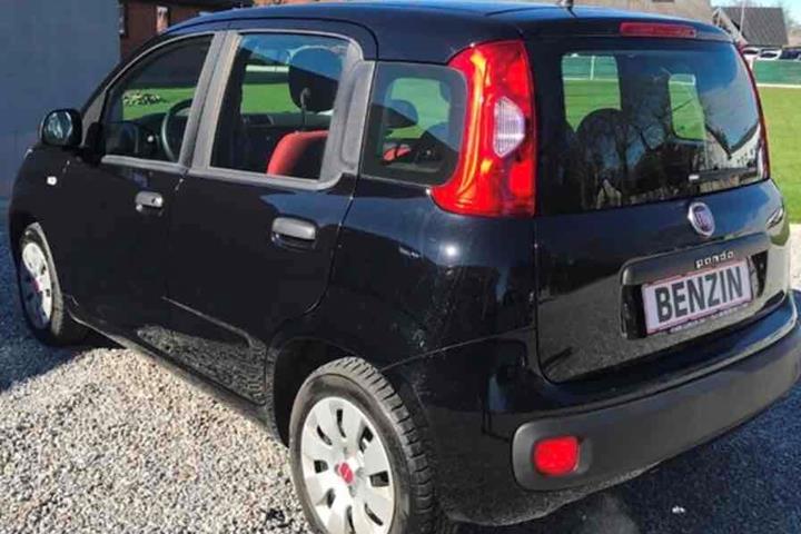 Sort Fiat Panda fra 2016