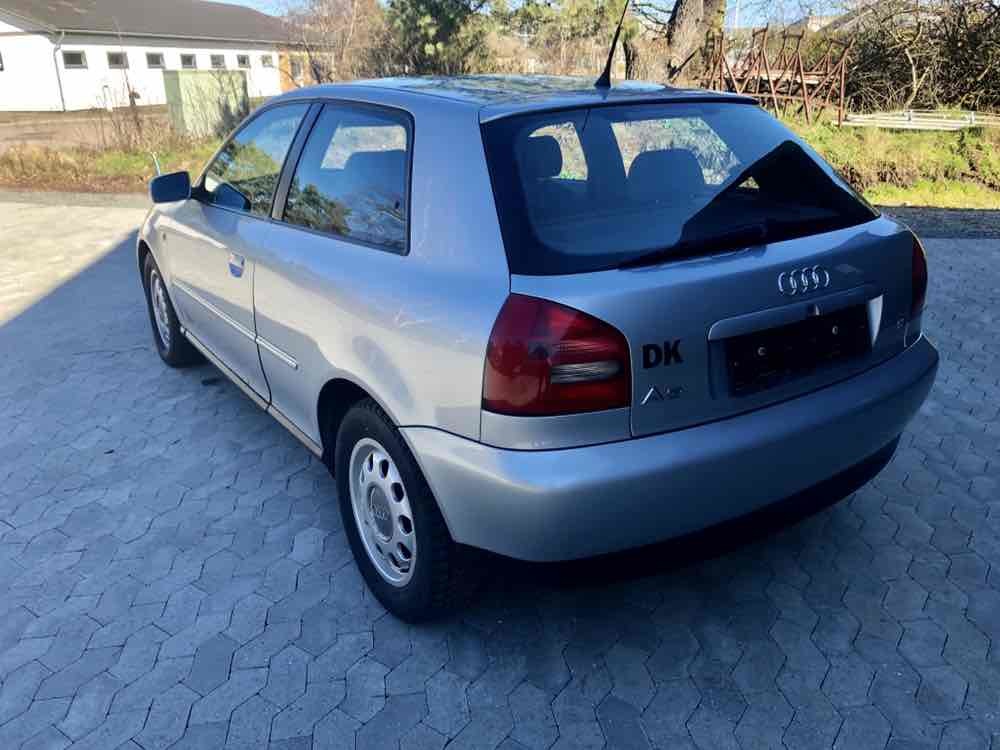 Grå Audi A3 fra 1999