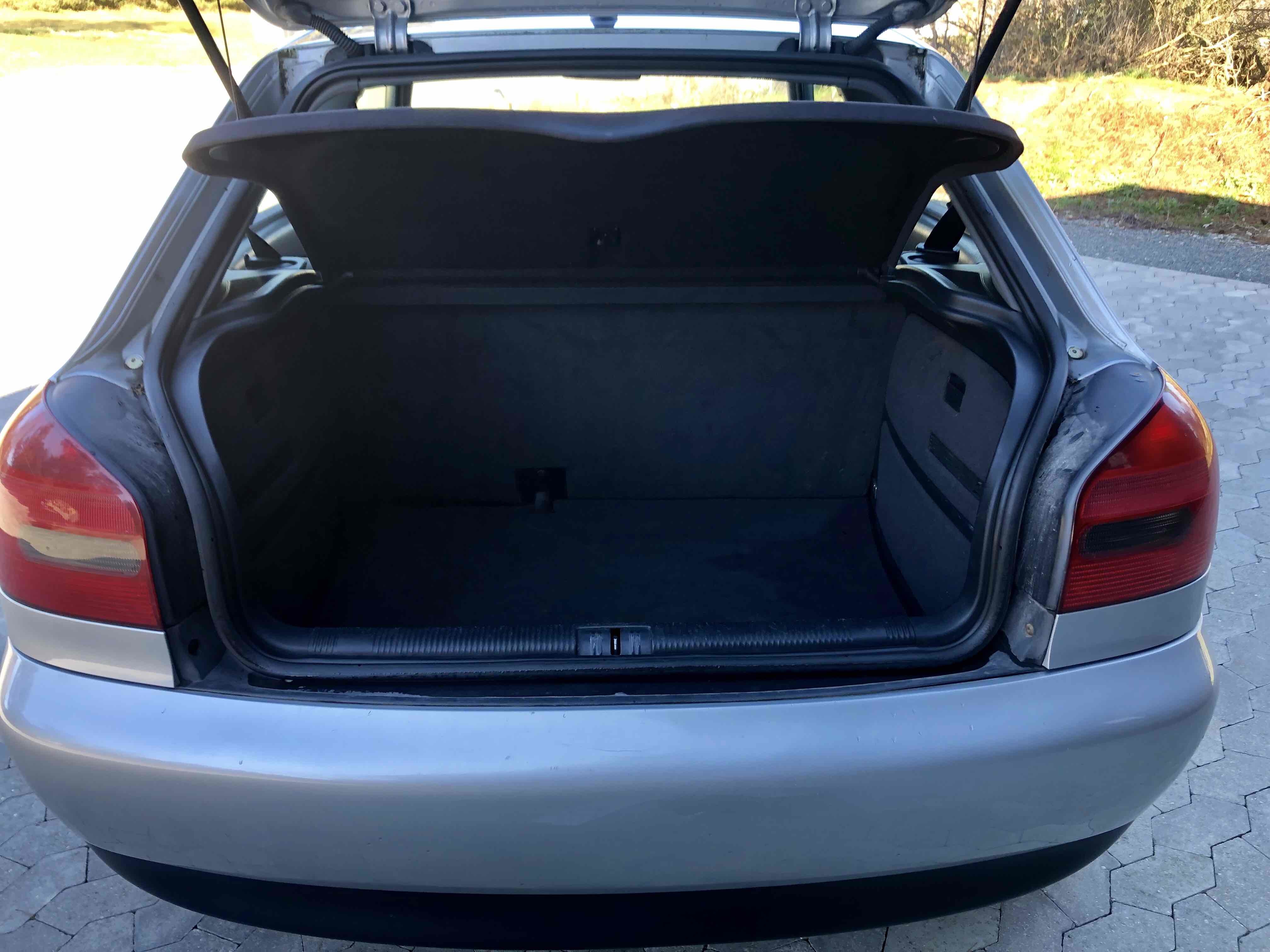 Grå Audi A3 fra 1999