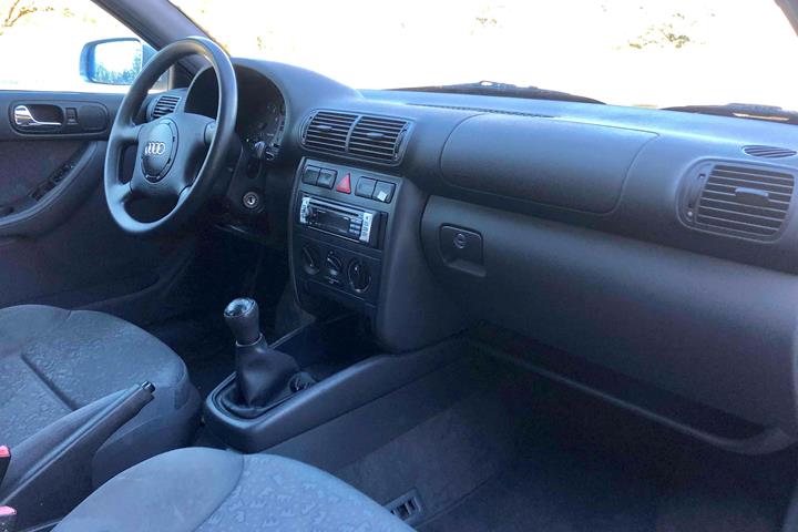 Grå Audi A3 fra 1999