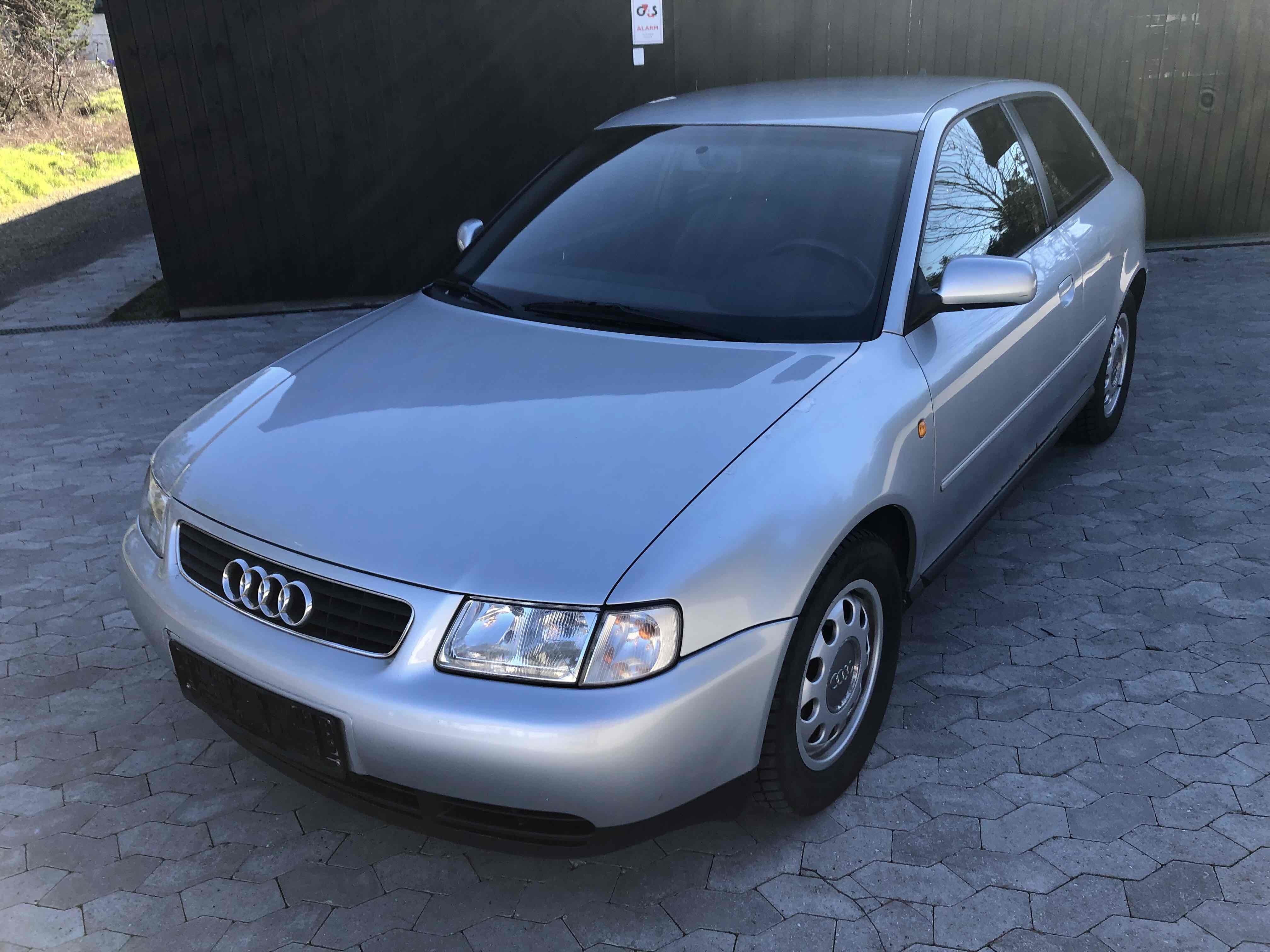 Grå Audi A3 fra 1999