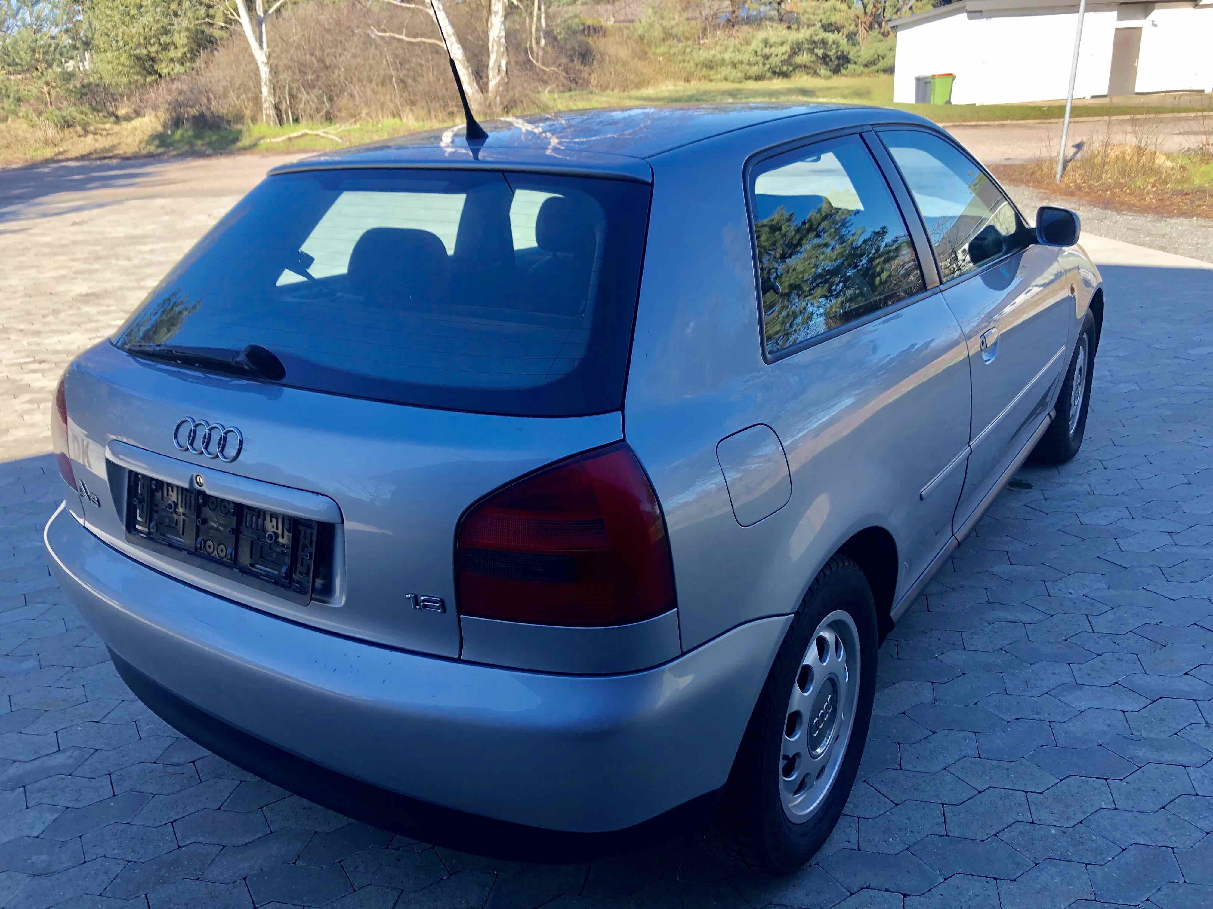 Grå Audi A3 fra 1999
