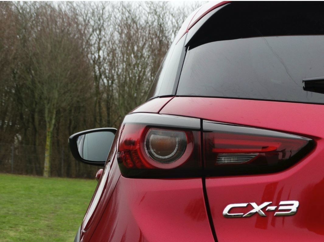 Rød Mazda CX-3 fra 2018