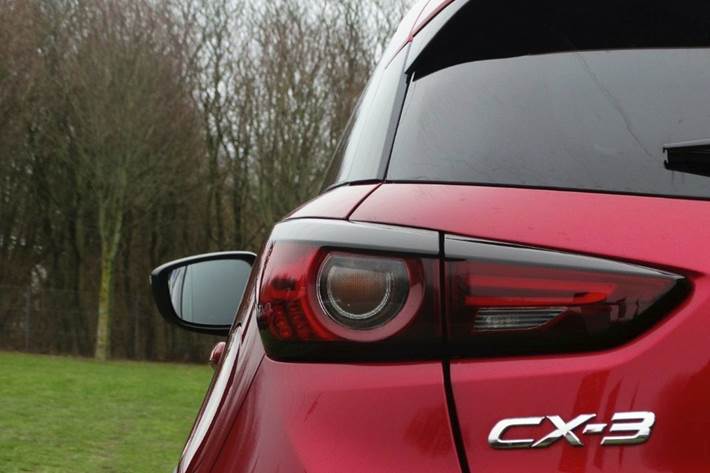 Rød Mazda CX-3 fra 2018