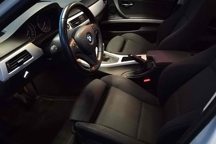 Hvid BMW 320d fra 2008