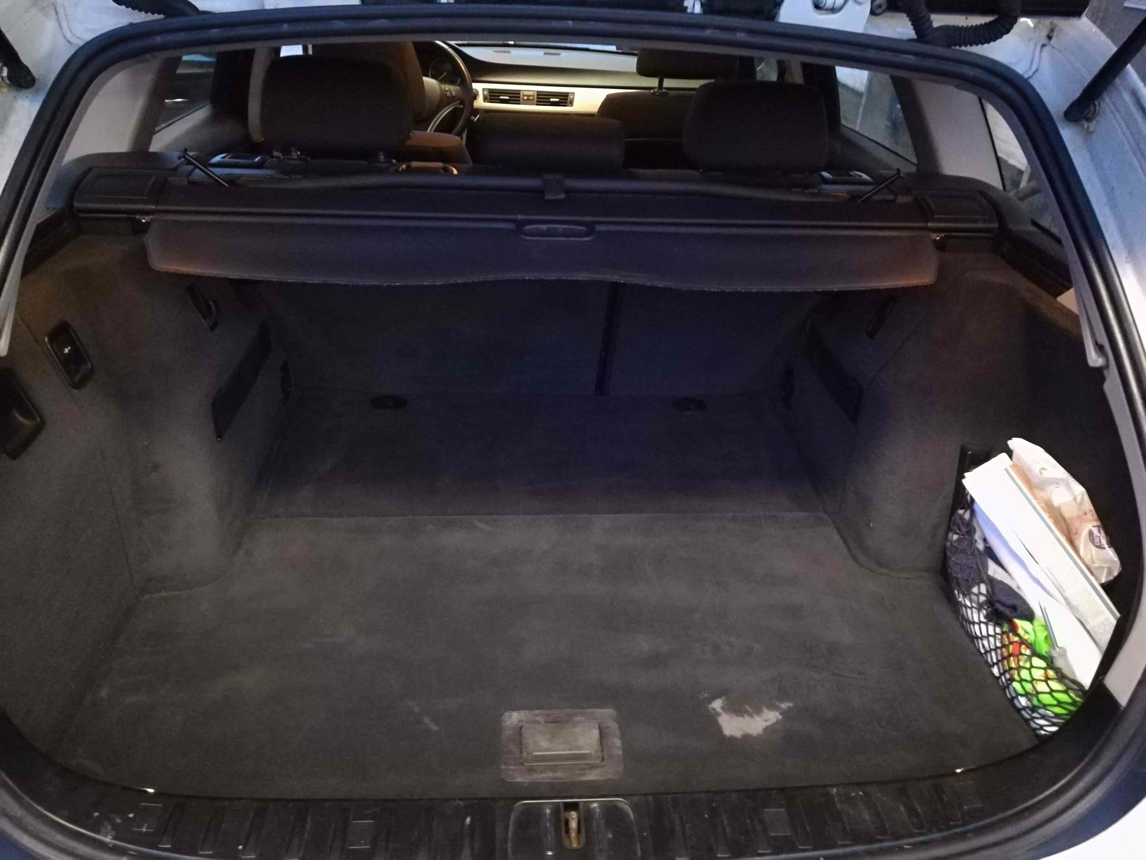 Hvid BMW 320d fra 2008