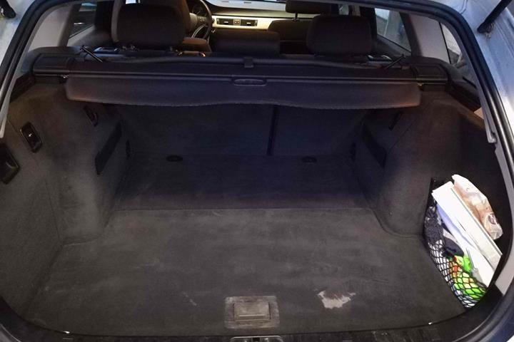 Hvid BMW 320d fra 2008