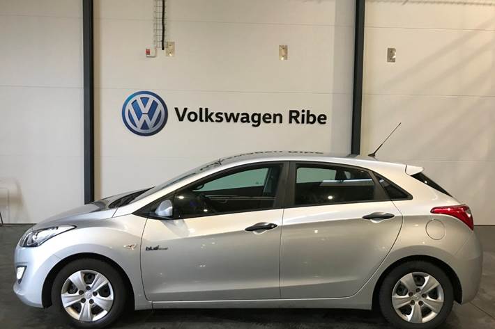 Grå Hyundai i30 fra 2012