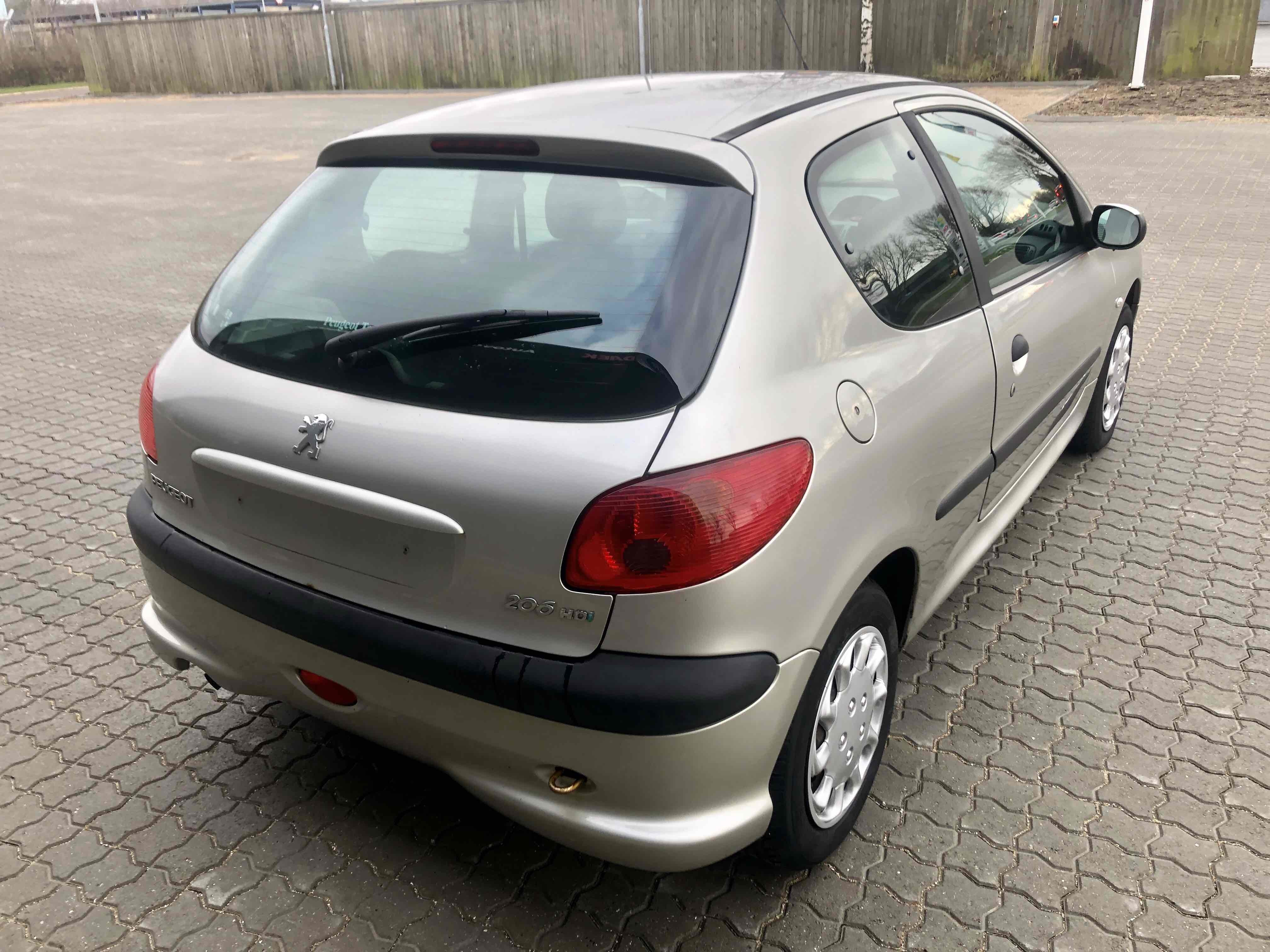 Grå Peugeot 206 fra 2007