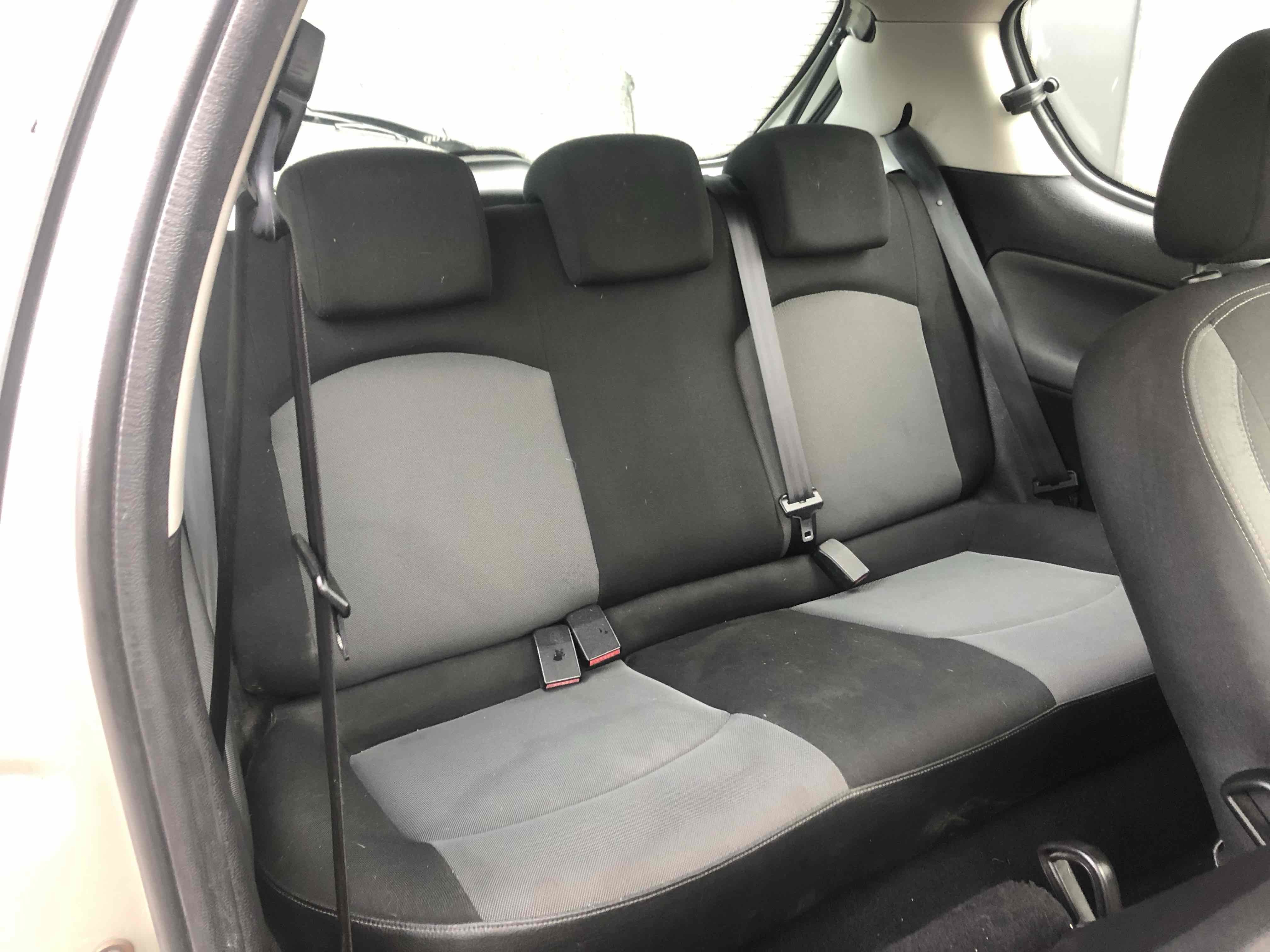 Grå Peugeot 206 fra 2007